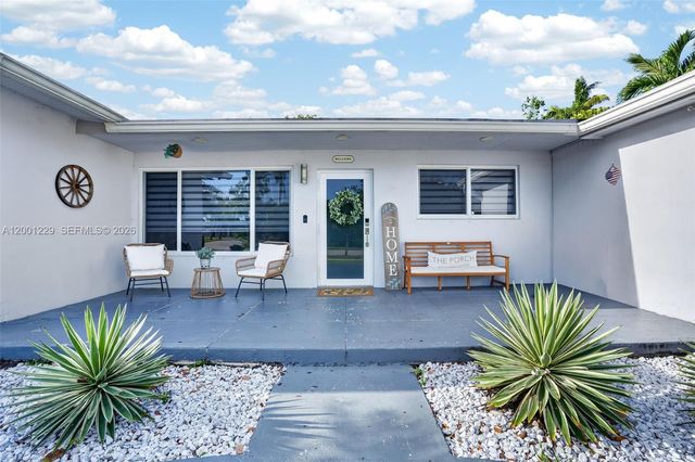 9220 Marine Dr, Cutler Bay, FL 33189