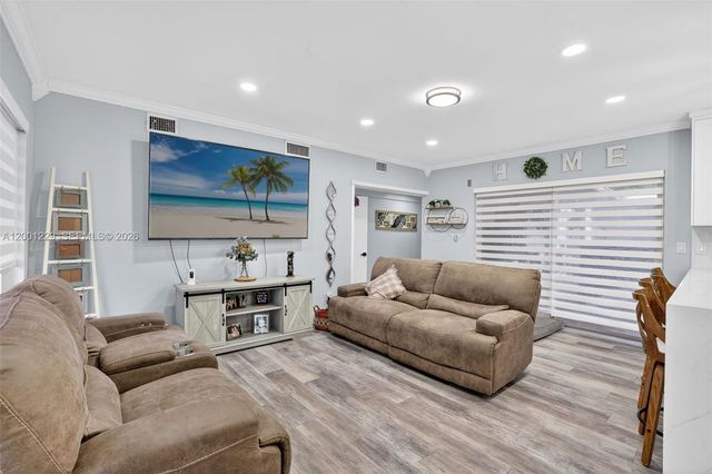 9220 Marine Dr, Cutler Bay, FL 33189