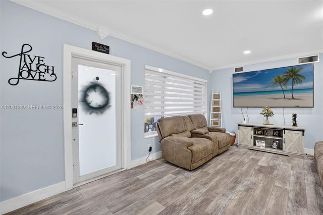 9220 Marine Dr, Cutler Bay, FL 33189