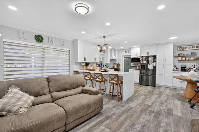 9220 Marine Dr, Cutler Bay, FL 33189