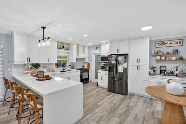 9220 Marine Dr, Cutler Bay, FL 33189