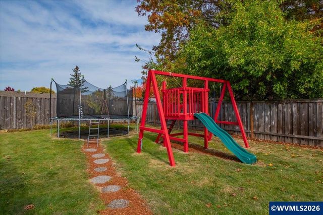 351 NE Plymouth Cir, Corvallis, OR 97330