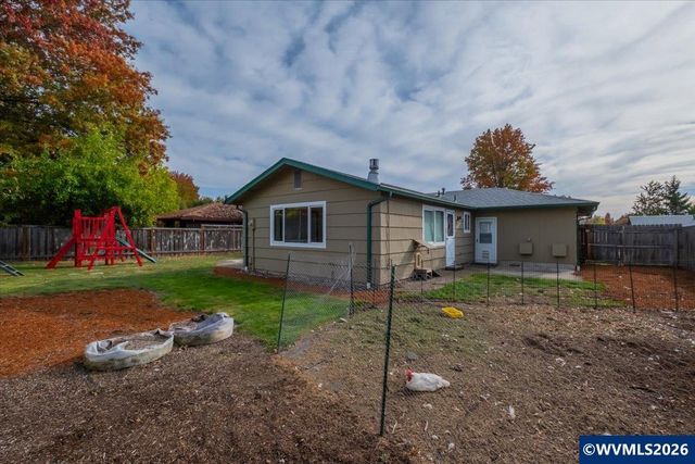 351 NE Plymouth Cir, Corvallis, OR 97330