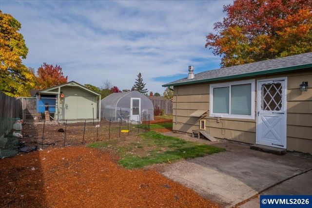 351 NE Plymouth Cir, Corvallis, OR 97330