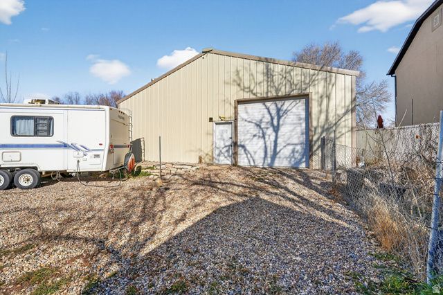 911 S 1500 E, Clearfield, UT 84015