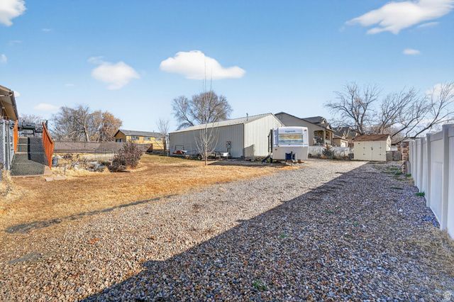 911 S 1500 E, Clearfield, UT 84015