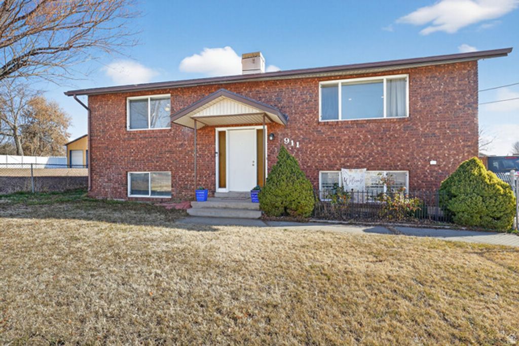 911 S 1500 E, Clearfield, UT 84015