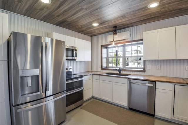 12360 Wagon Bow Drive, Burleson, TX 76028