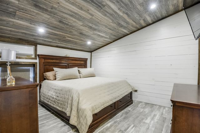 12360 Wagon Bow Drive, Burleson, TX 76028