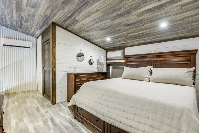 12360 Wagon Bow Drive, Burleson, TX 76028