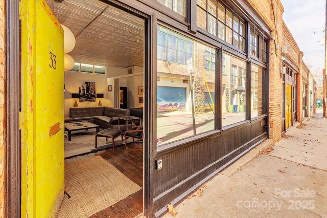 33 Carolina Lane, Asheville, NC 28801