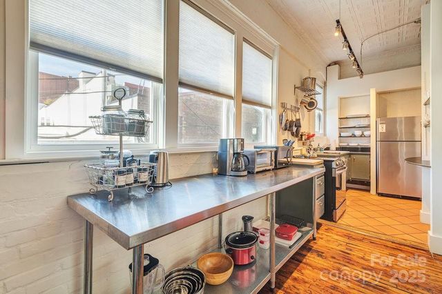 33 Carolina Lane, Asheville, NC 28801