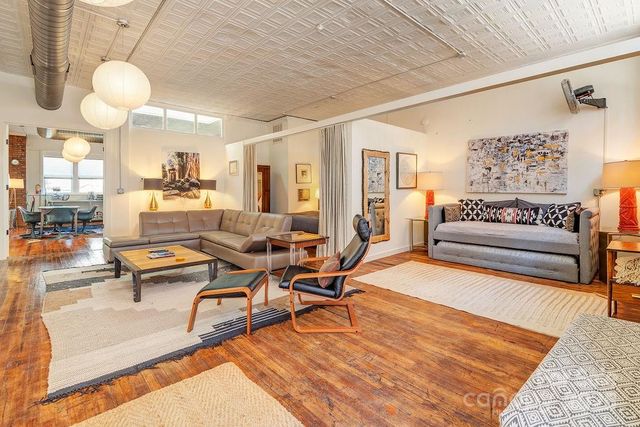 33 Carolina Lane, Asheville, NC 28801