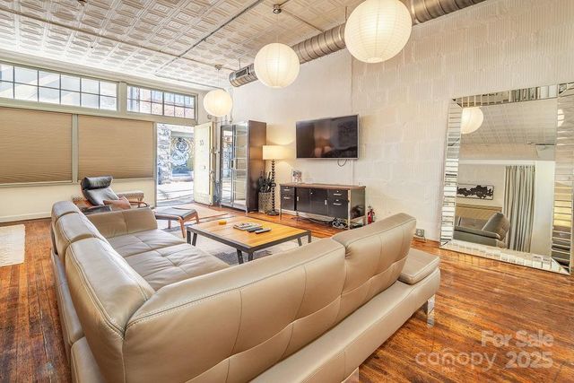 33 Carolina Lane, Asheville, NC 28801