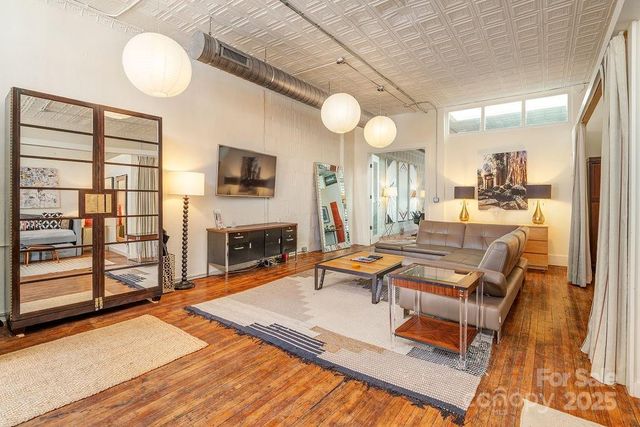 33 Carolina Lane, Asheville, NC 28801