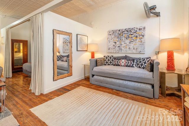 33 Carolina Lane, Asheville, NC 28801