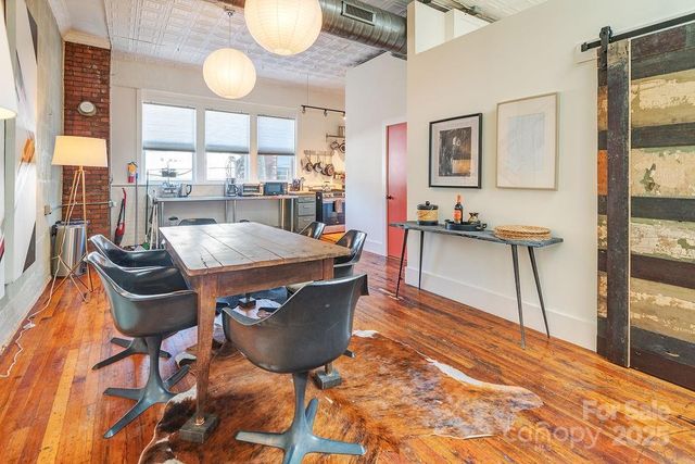 33 Carolina Lane, Asheville, NC 28801