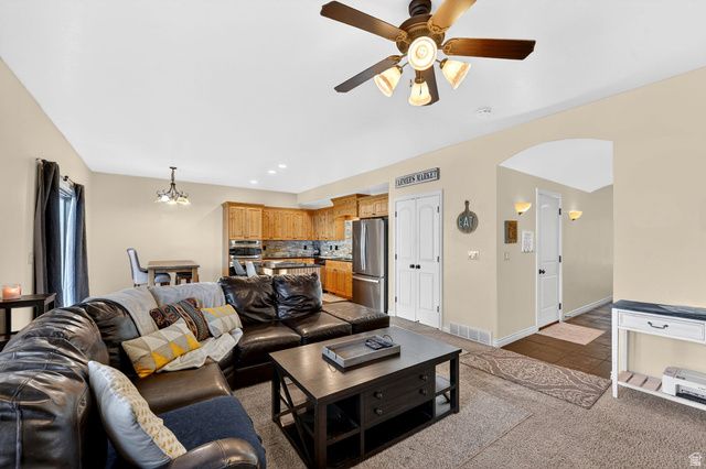 7218 S VIANSA CT, Midvale, UT 84047