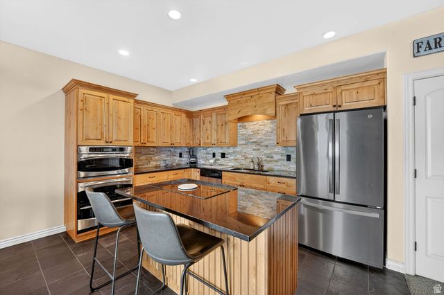 7218 S VIANSA CT, Midvale, UT 84047