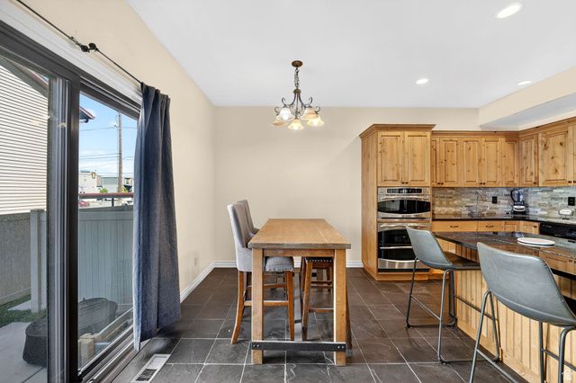 7218 S VIANSA CT, Midvale, UT 84047
