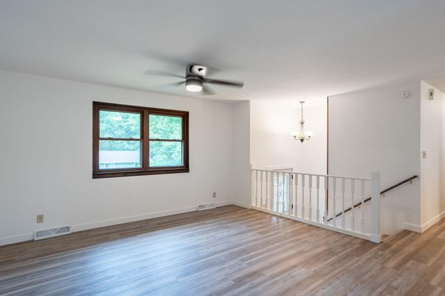 5581 N MAPLE CT, Columbia, MO 65202