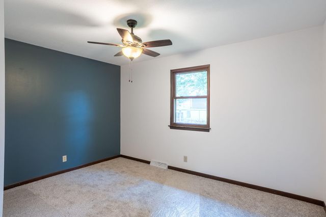 5581 N MAPLE CT, Columbia, MO 65202