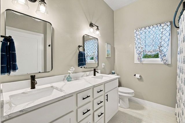 3107 Rockport Park Drive, Janesville, WI 53548