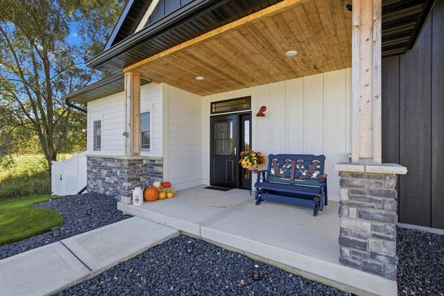 3107 Rockport Park Drive, Janesville, WI 53548