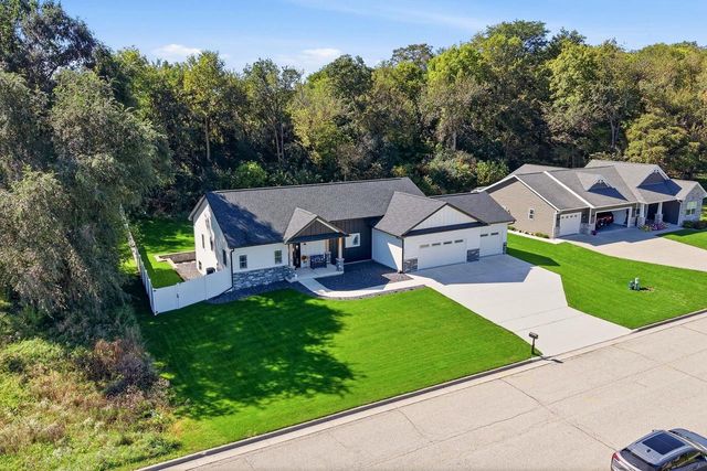 3107 Rockport Park Drive, Janesville, WI 53548