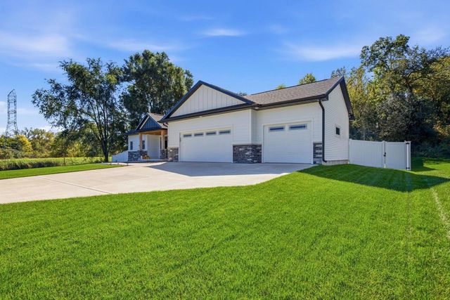 3107 Rockport Park Drive, Janesville, WI 53548