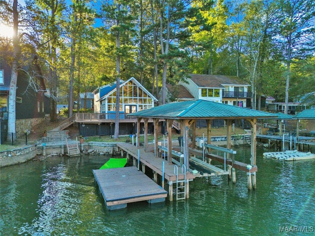 242 4th Retreat ., Eclectic, AL 36024