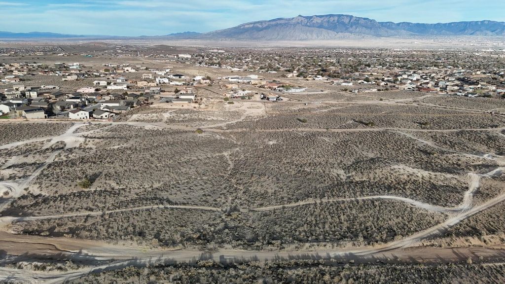 28 8TH Street NE, Rio Rancho, NM 87124