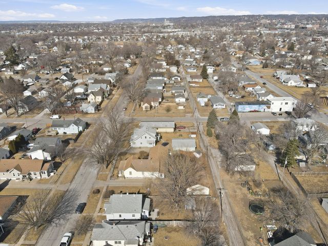 2013 S 11th Street, Council Bluffs, IA 51501