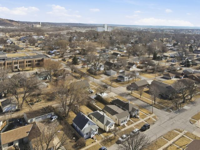 2013 S 11th Street, Council Bluffs, IA 51501