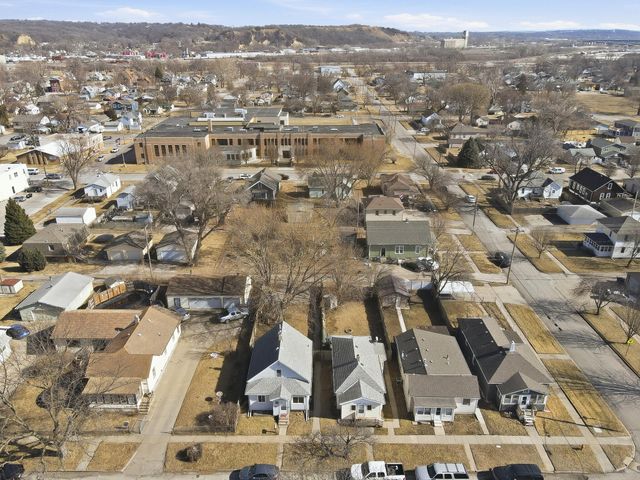 2013 S 11th Street, Council Bluffs, IA 51501