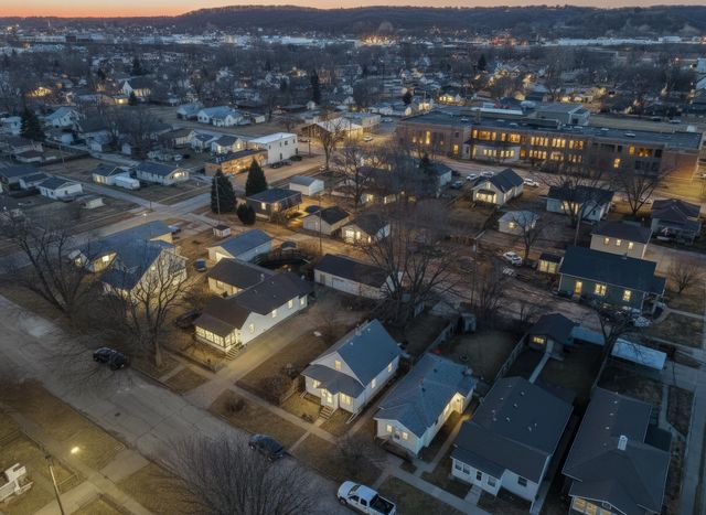 2013 S 11th Street, Council Bluffs, IA 51501