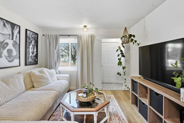 2013 S 11th Street, Council Bluffs, IA 51501