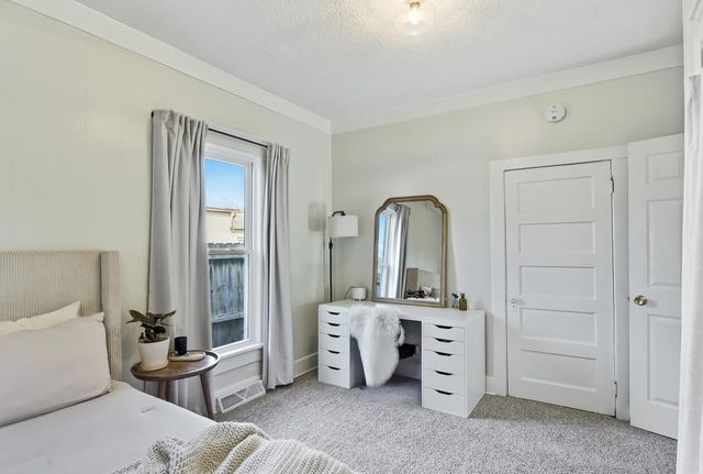 2013 S 11th Street, Council Bluffs, IA 51501