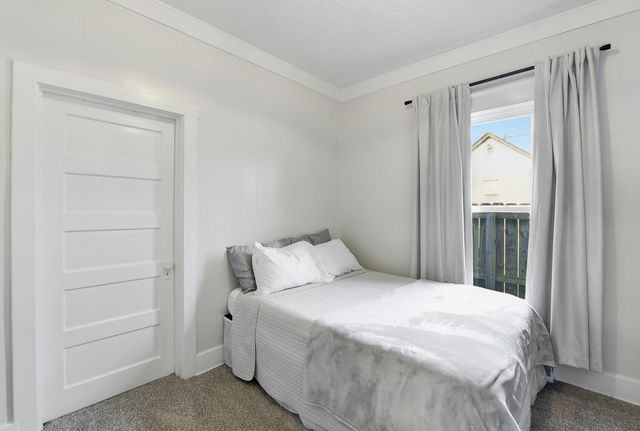 2013 S 11th Street, Council Bluffs, IA 51501