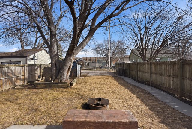 2013 S 11th Street, Council Bluffs, IA 51501