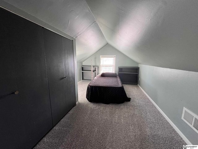 8304 Oakwood Street, Omaha, NE 68127