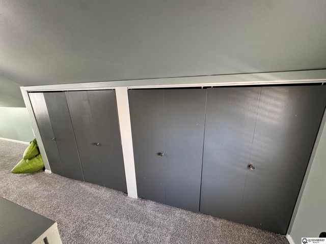 8304 Oakwood Street, Omaha, NE 68127