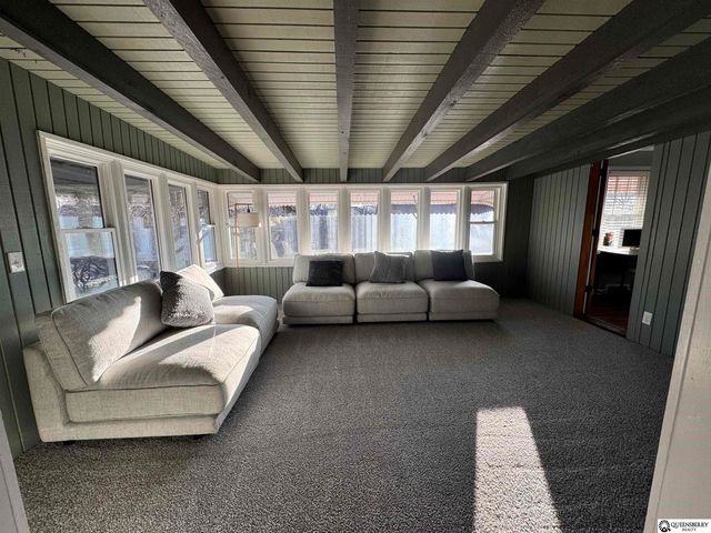 8304 Oakwood Street, Omaha, NE 68127