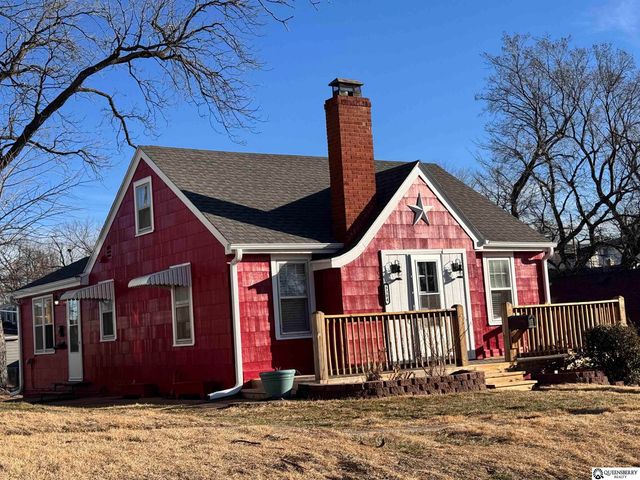 8304 Oakwood Street, Omaha, NE 68127