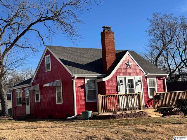 8304 Oakwood Street, Omaha, NE 68127