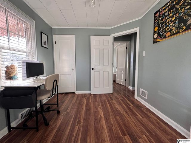 8304 Oakwood Street, Omaha, NE 68127