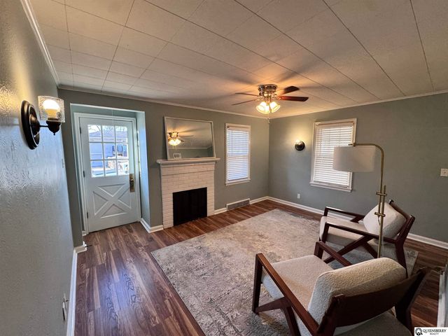 8304 Oakwood Street, Omaha, NE 68127