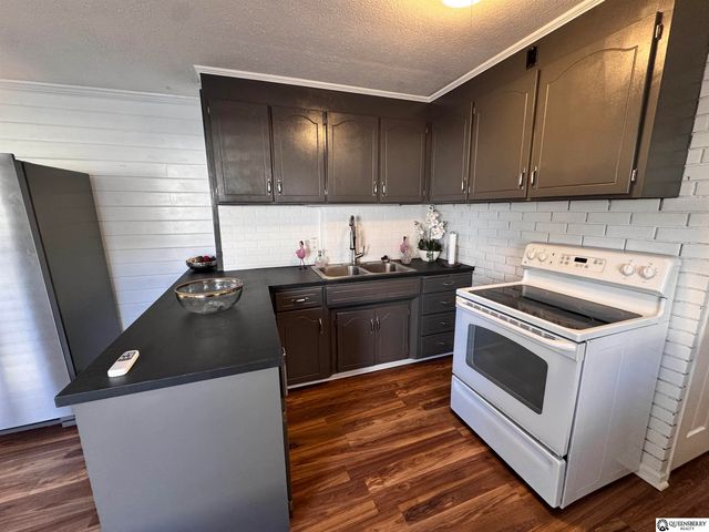 8304 Oakwood Street, Omaha, NE 68127