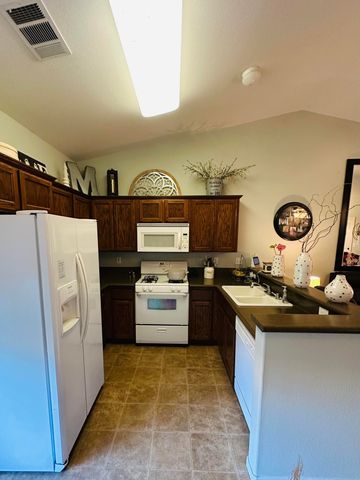 956 N Villa, Porterville, CA 93257