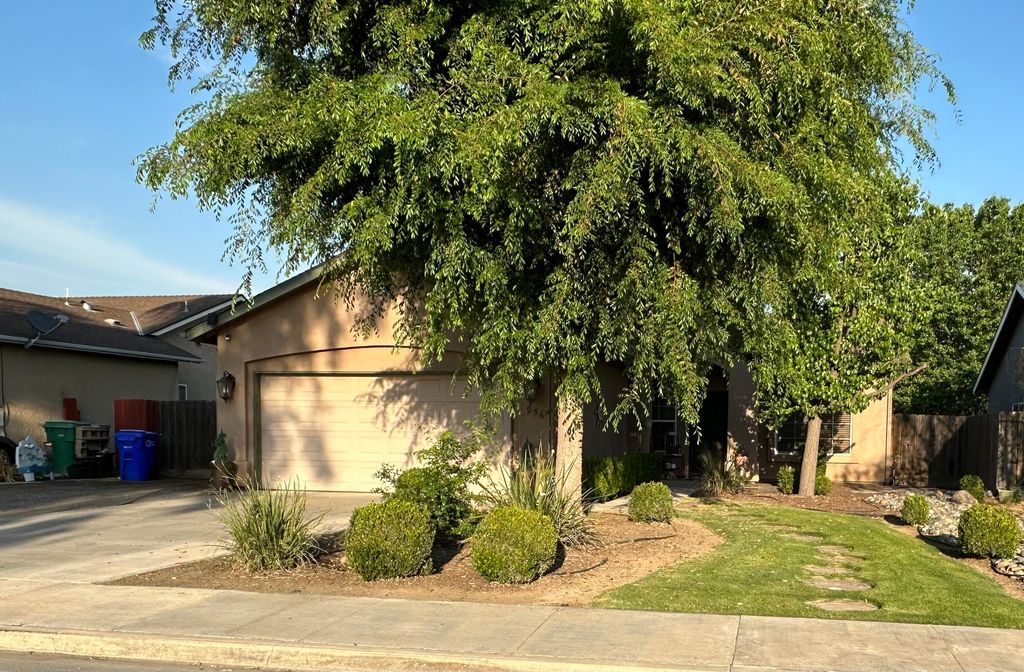 956 N Villa, Porterville, CA 93257